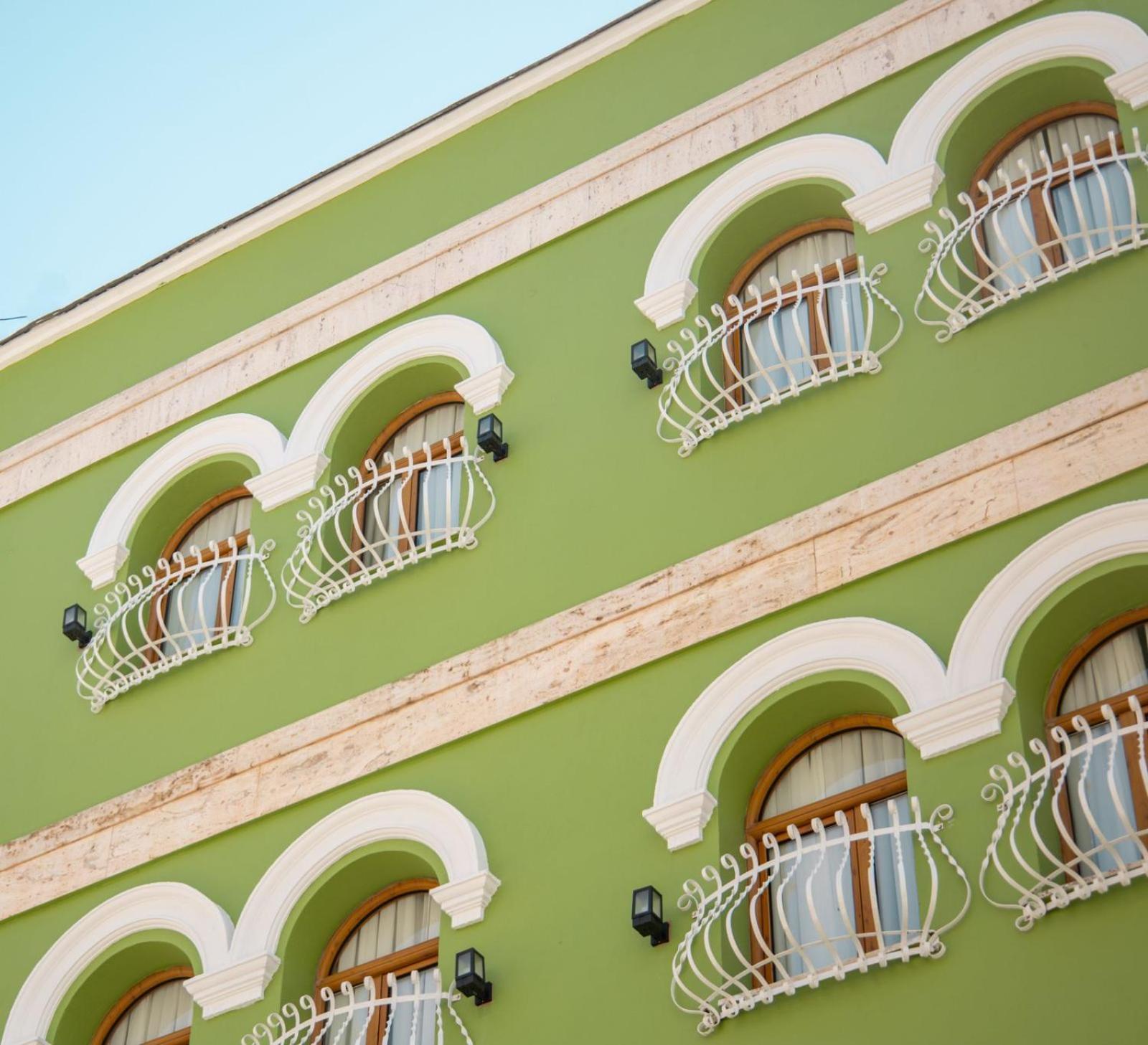 Riviera Hotel-City Center Vlorë Exterior foto
